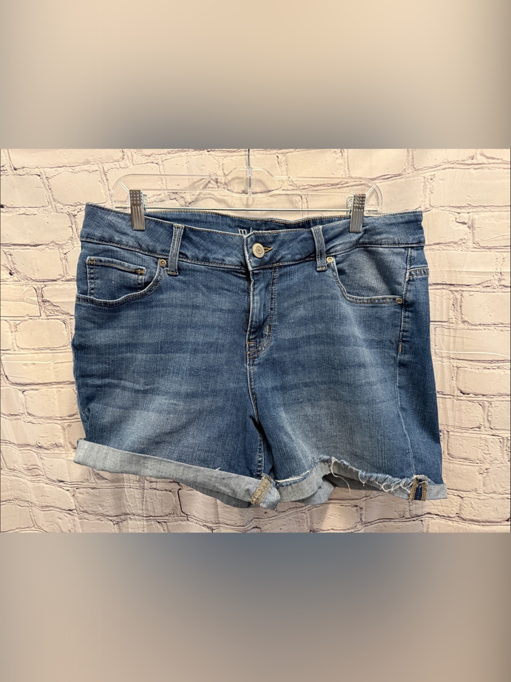 Maurices Women’s Medium Blue Boyfriend Denim Shorts - Picture 1 of 5